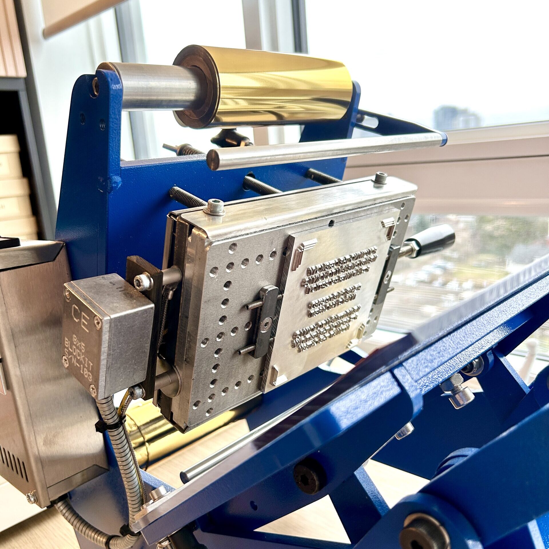 foil stamping press for hot foil printing